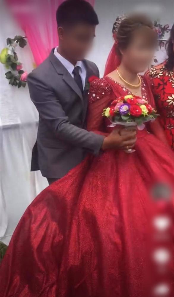 Lấy váy cô dâu làm bia đỡ đạn, chú rể bị dân mạng phát hiện tội nấm lùn-2