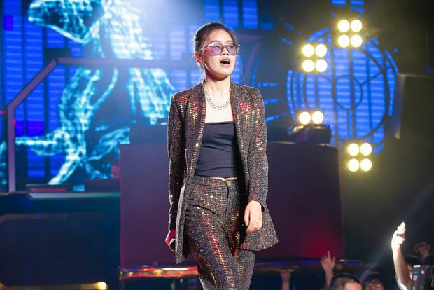 Pháo là gái xinh 2k3 đang phá đảo King Of Rap, cực chiến từ sân khấu đến ngoài đời-1