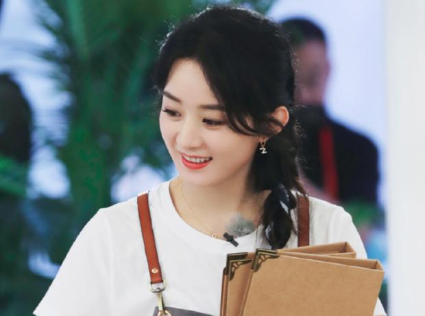 Triệu Lệ Dĩnh gây tranh cãi vì thói quen mất vệ sinh khi ăn cơm, Cnet soi thái độ của Huỳnh Hiểu Minh-3