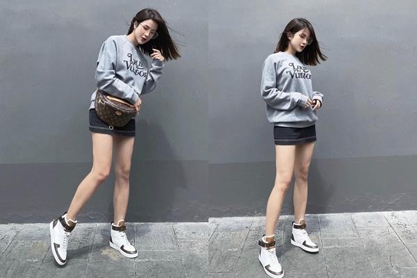 Nhân ngày mưa gió, sao Việt đua nhau lôi áo nỉ mùa đông ra mặc-3