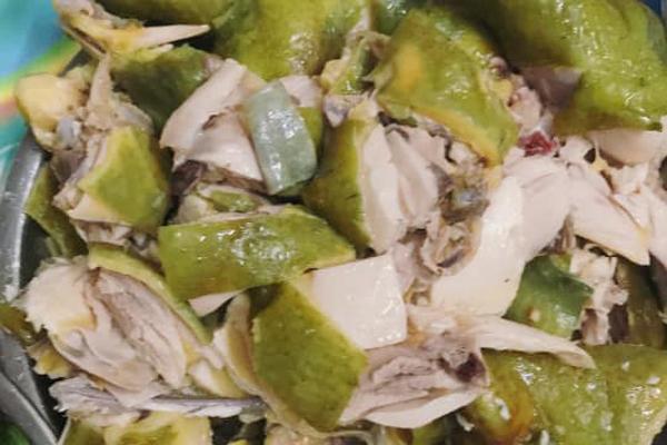 Nhìn mà tức với các pha xử lý thịt gà, vịt cồng kềnh của hội gái vụng-11