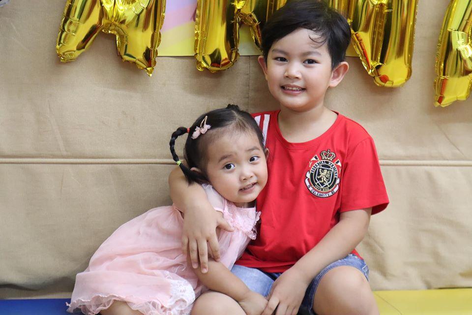 Con gái sinh non 1,9kg của Khánh Thi ngày càng ra dáng mợ chảnh-11