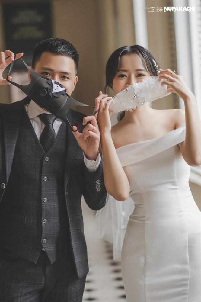 Đeo khẩu trang chụp ảnh cưới vì COVID-19, đôi uyên ương Sài thành vẫn đẹp nao lòng-3