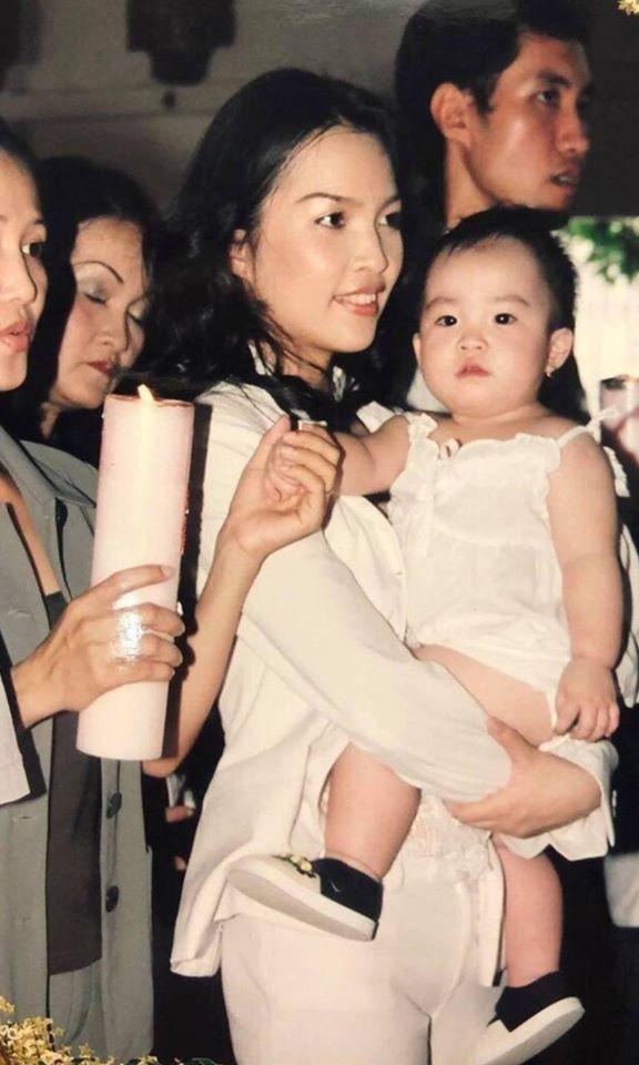 Hiền Thục nhớ lại quãng thời gian u tối khi trở thành mẹ đơn thân ở tuổi 21-3