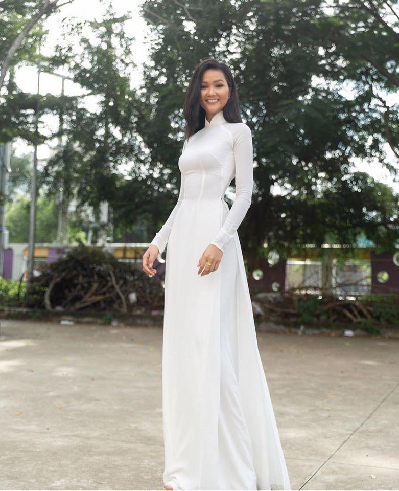 Hòa Minzy hack dáng cao như 1m80, trông ảnh chẳng kém cạnh Mai Phương Thúy-5