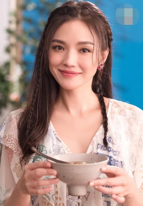 Lấy chồng 4 năm, hiếm lắm mới thấy Thư Kỳ khoe ông xã theo cách đặc biệt-8