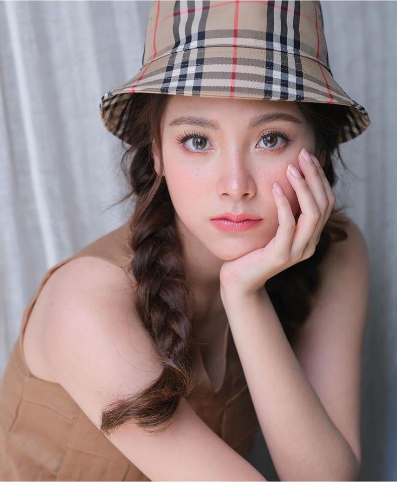 SAO MAKE OVER: Midu họa lông mày con đậu con bay - Hải Triều hóa trang hết vía-7