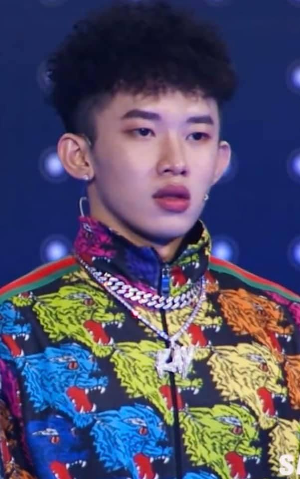 SAO MAKE OVER: Midu họa lông mày con đậu con bay - Hải Triều hóa trang hết vía-2