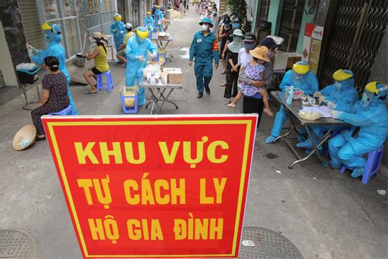 Lịch trình dày đặc của 4 công nhân mắc Covid-19: Họp khóa, đi chợ, cà phê, bệnh viện