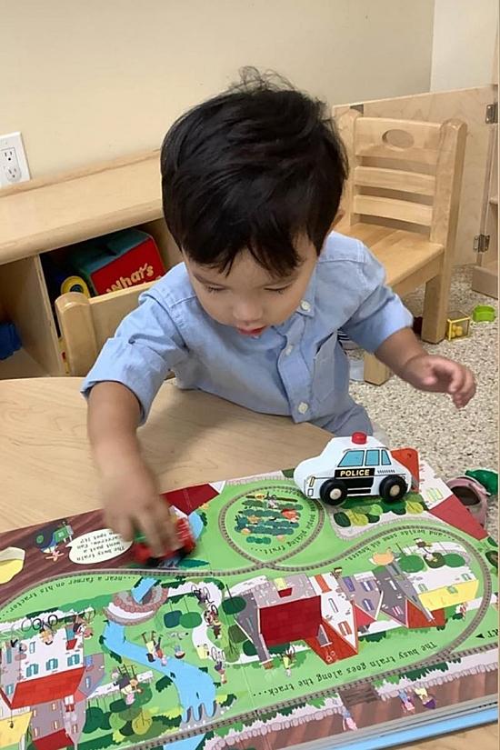 Phạm Hương cho con đi học giữa lúc Mỹ chìm trong đại dịch, dân mạng nghi có gì sai sai-1