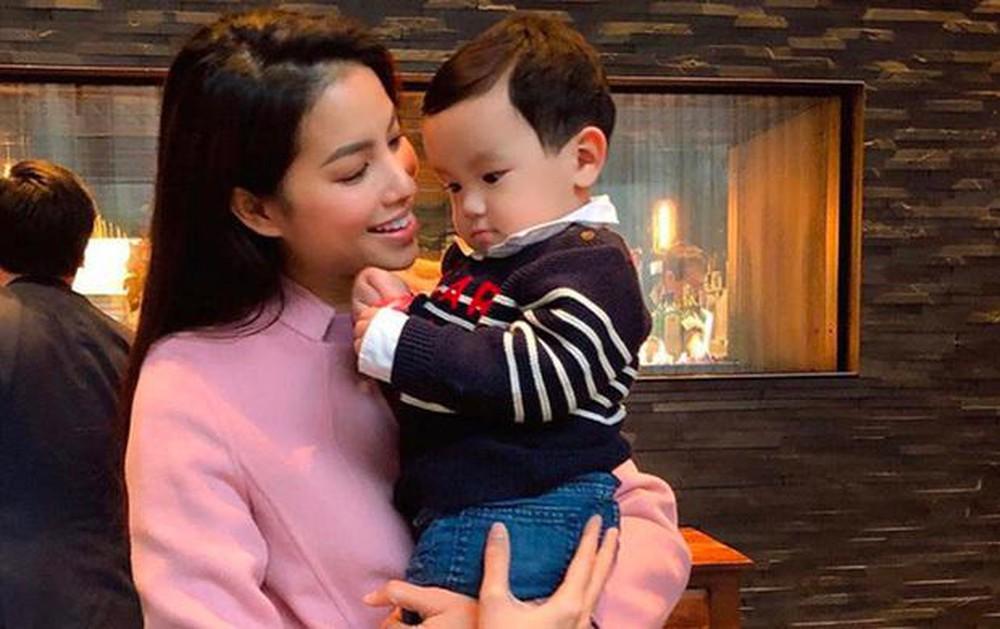 Phạm Hương cho con đi học giữa lúc Mỹ chìm trong đại dịch, dân mạng nghi có gì sai sai-6