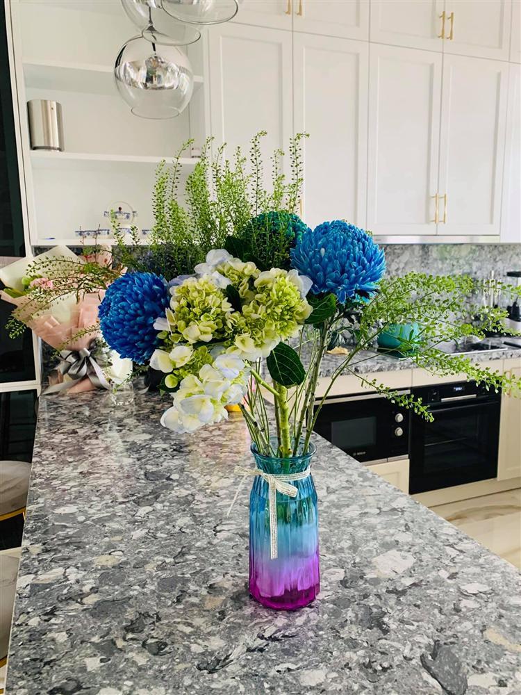 Vân Hugo sống trong biệt thự cực sang chảnh của chồng sắp cưới-9