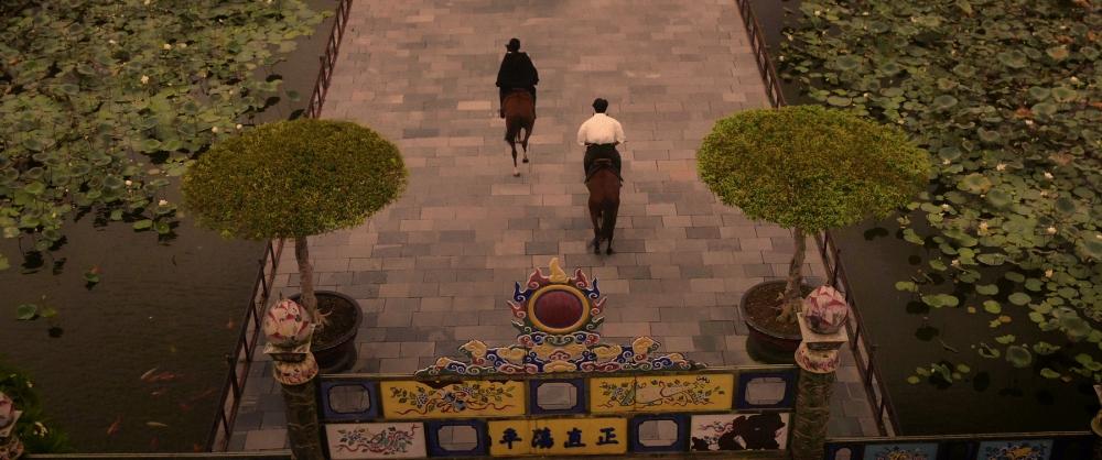 NSND Lê Khanh và Kaity Nguyễn hóa chị em tương tàn vì mỹ nam-3