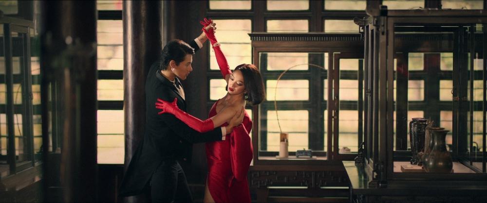 NSND Lê Khanh và Kaity Nguyễn hóa chị em tương tàn vì mỹ nam-10