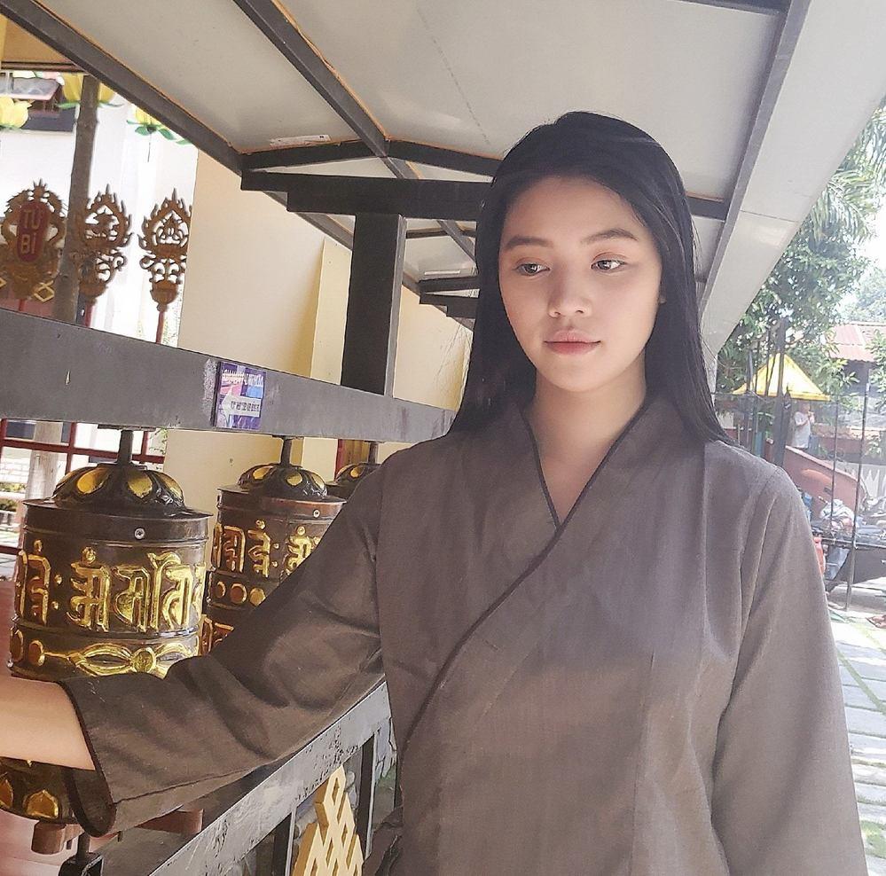 Hoa hậu Jolie Nguyễn khóa Facebook sau ồn ào chấn động showbiz-1