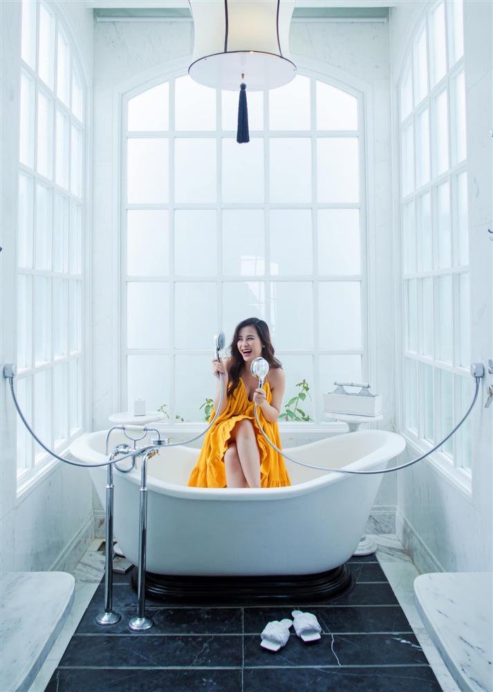 Đông Nhi khoe bụng tháng cuối thai kỳ-4