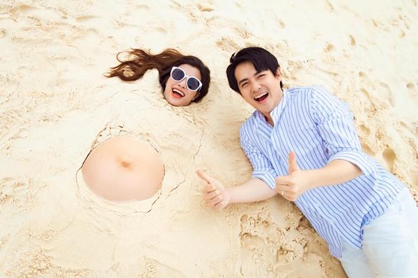 Bức ảnh Đông Nhi khoe bụng bầu gây sốt MXH với 1 triệu like-5