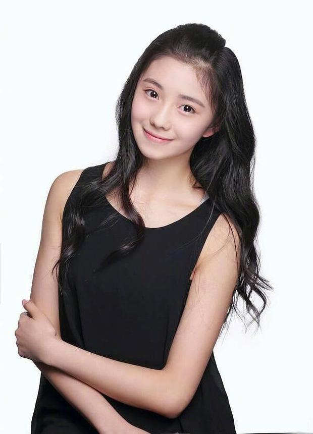 Mỹ nhân 20 tuổi lọt vào mắt xanh Trương Nghệ Mưu sẽ kế nhiệm Củng Lợi, Chương Tử Di là ai?-3