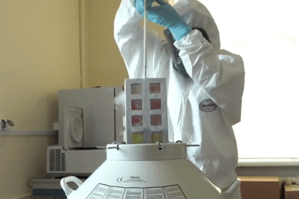 Lộ video sản xuất những liều vắc xin Covid-19 đầu tiên trên thế giới của Nga