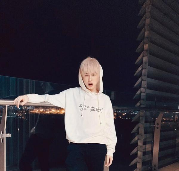 Nhuộm tóc trắng bạch kim, Jack bị chê nhìn như gay-1