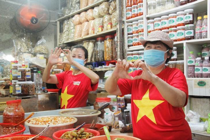 Người dân Đà Nẵng ngày đầu tiên mang thẻ phiếu đi chợ ngừa Covid-19-8