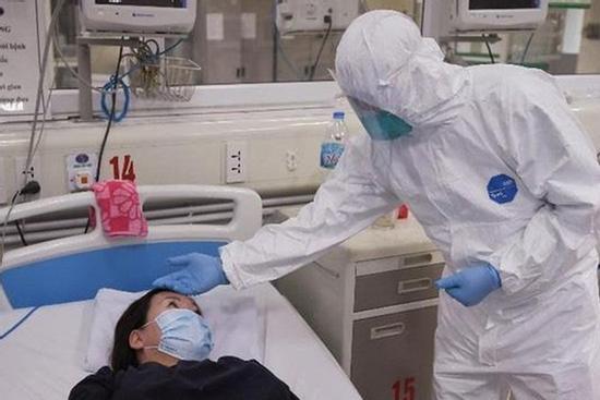 Bệnh nhân 862 tuyệt thực, bác sĩ không dám báo tin con trai nhiễm Covid-19 đã tử vong