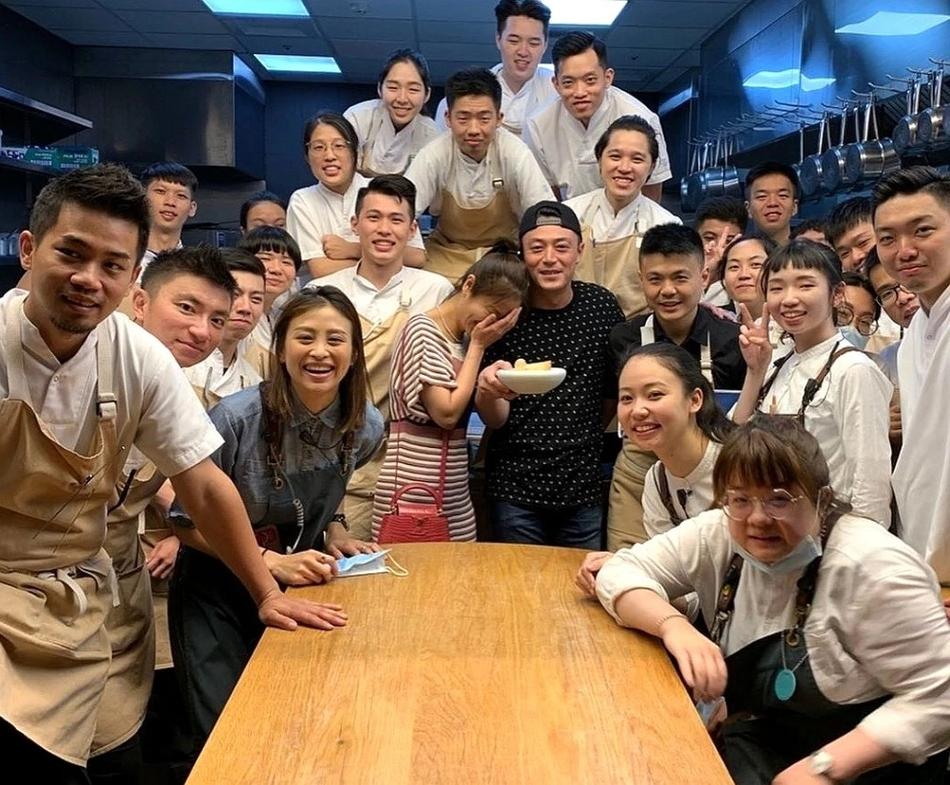 Hoắc Kiến Hoa - Lâm Tâm Như kỷ niệm 4 năm ngày cưới giản dị không ngờ-2