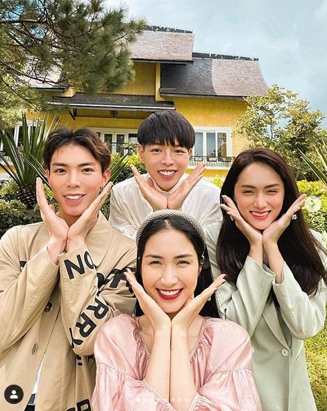 Đức Phúc - Erik gây lóa mắt với hàm răng thỏ trắng bóc mới độ-4