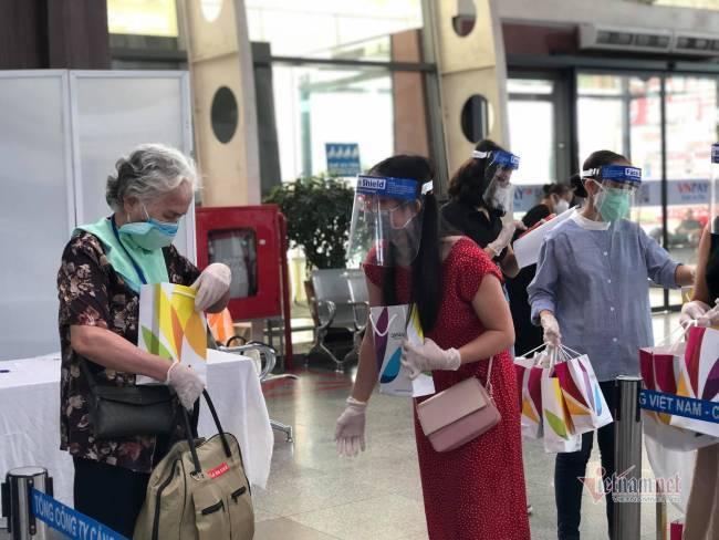 Du khách Đà Nẵng về nhà sau những ngày mắc kẹt: Hết dịch, tôi sẽ quay lại-13