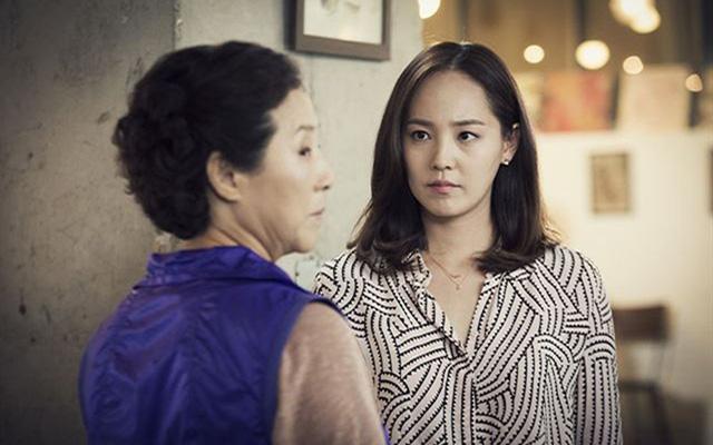 Mẹ chồng mua bộ bàn ghế trăm triệu nhưng con dâu hỏi vay gấp mua nhà thì bảo không có-1