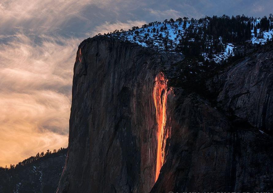 Thác Máu và những dòng thác kỳ lạ nhất thế giới-1