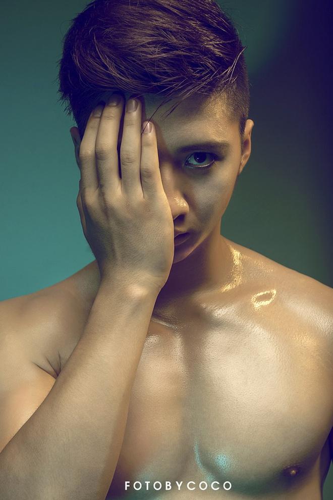 Trọng Hưng bị đào mộ thời gầy yếu, bị đá vì bê không nổi chậu hoa trước khi cưới Âu Hà My-9