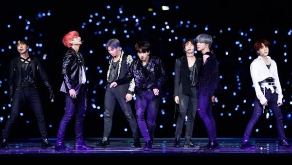 BTS gây sốc khi mở concert đầu tiên chào 2020, tiếp tục comeback cuối tháng 10-2