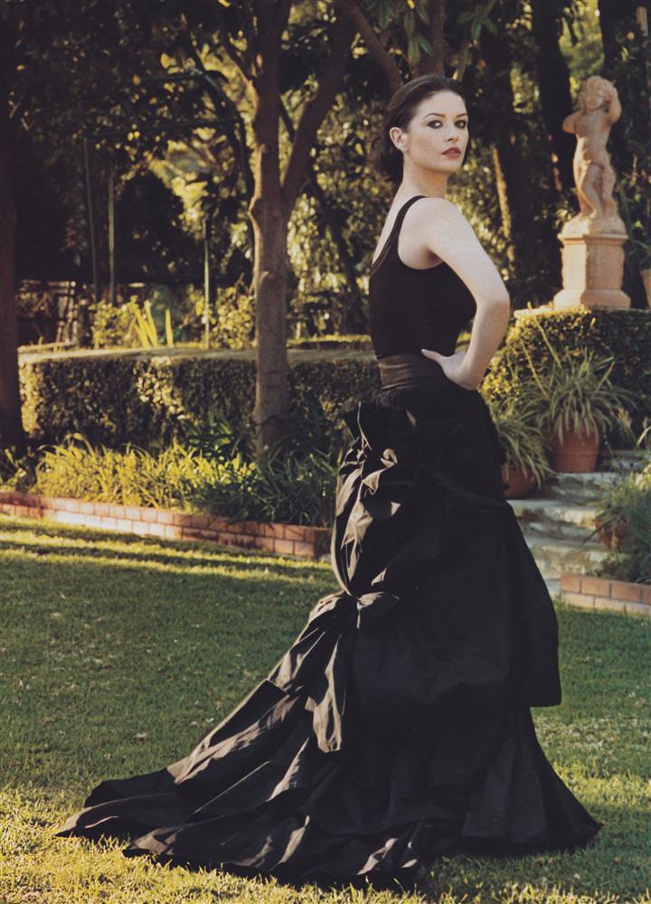 Mỹ nhân đẹp nhất thế giới năm 2001 từng tâm thần vì chồng nghiện ngập-1