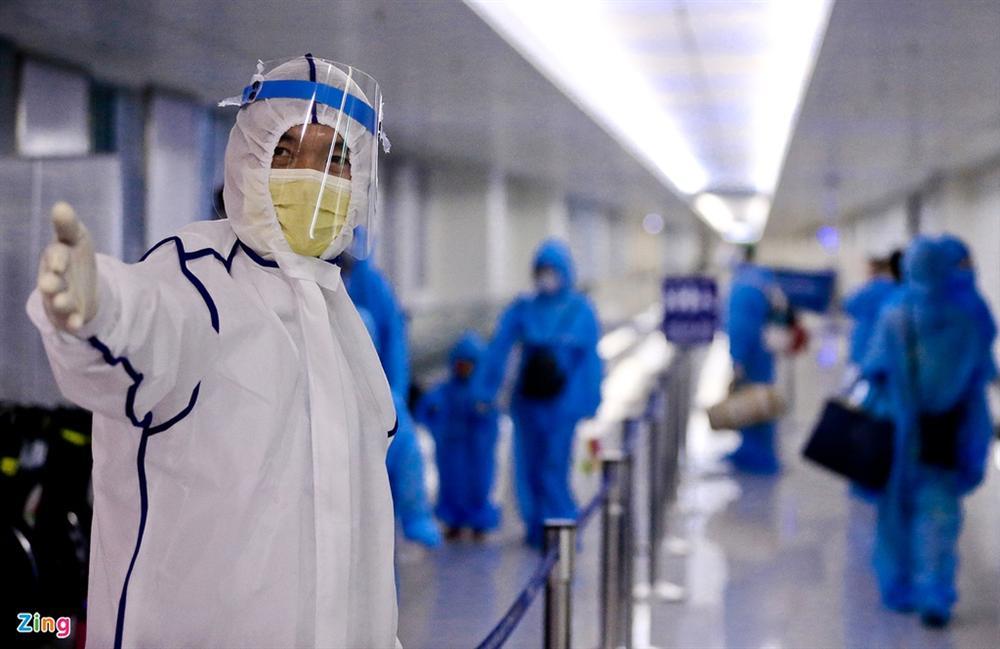 300 hành khách mắc kẹt tại Đà Nẵng về TP.HCM-3