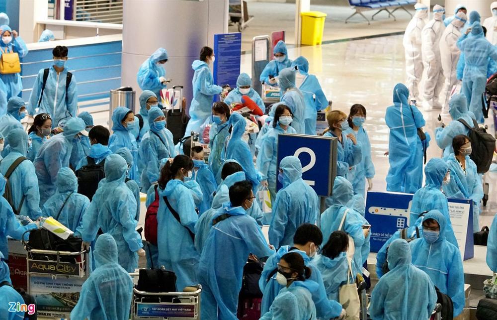 300 hành khách mắc kẹt tại Đà Nẵng về TP.HCM-4