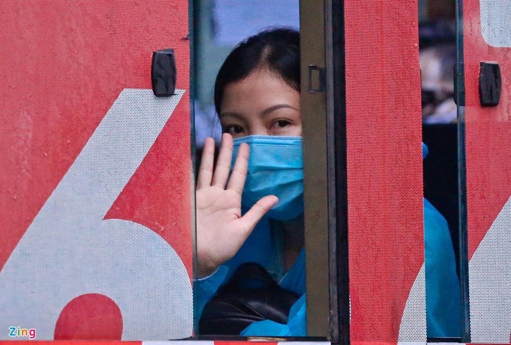 300 hành khách mắc kẹt tại Đà Nẵng về TP.HCM-9