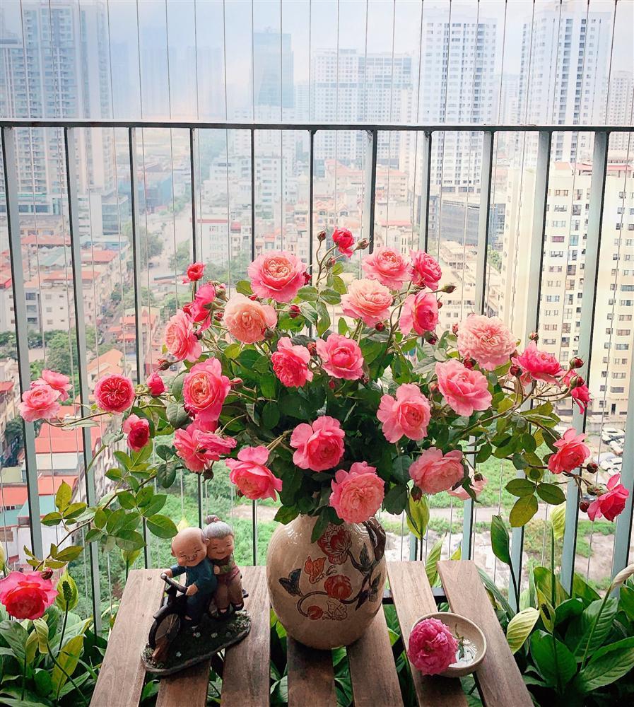 Cô giáo yoga coi cắm hoa như hành thiền, chỉ cách cắm bình hồng ngoại, bông nào cũng đẹp bung lụa-8