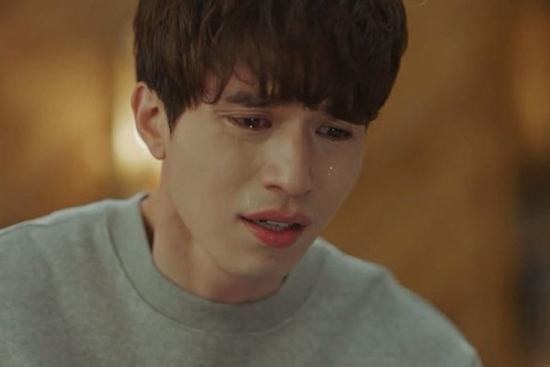 Thấy mâm cơm chỏng chơ, tôi gào lên hỏi vợ, bất ngờ mẹ lao ra cho ngay cái tát