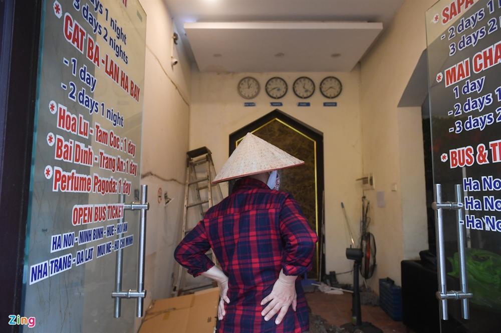 Tôi chỉ biết lôi xe ra chùi vì không có khách Tây-3