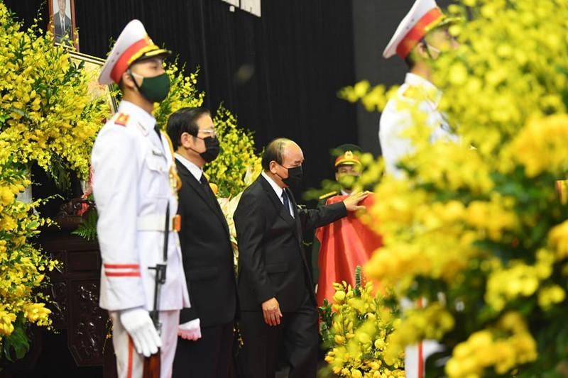 Thủ tướng, Chủ tịch QH viếng nguyên Tổng Bí thư Lê Khả Phiêu-5