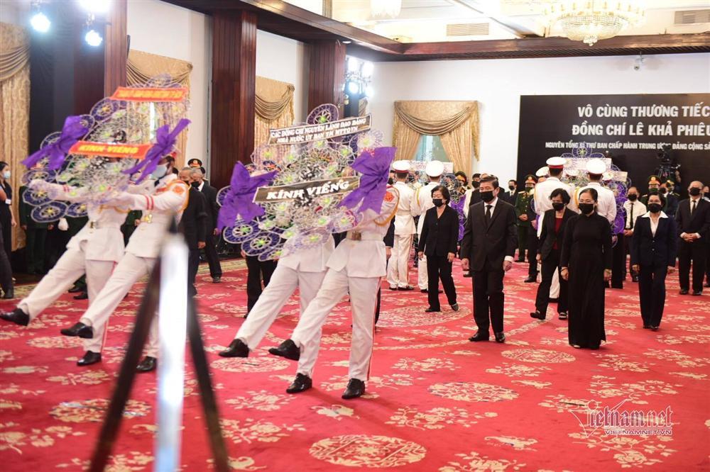 Thủ tướng, Chủ tịch QH viếng nguyên Tổng Bí thư Lê Khả Phiêu-17