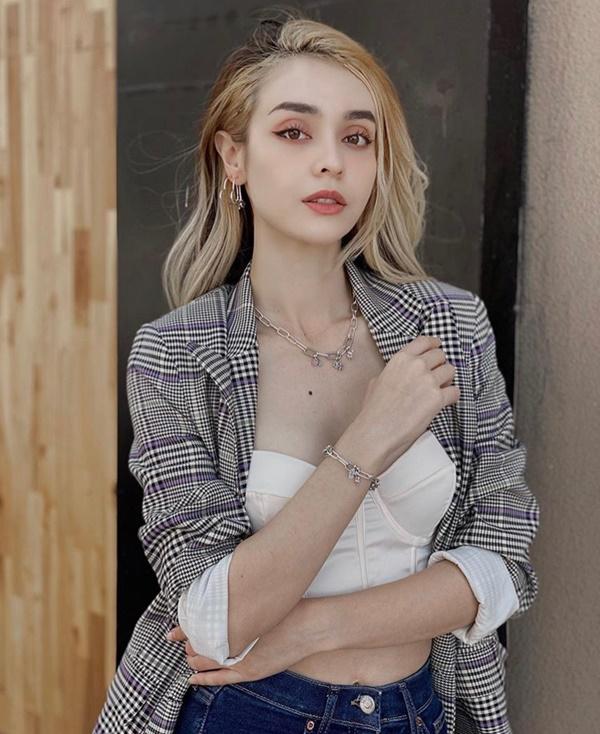 Mỹ nhân Việt phát cuồng trở lại với họa tiết ca rô-10