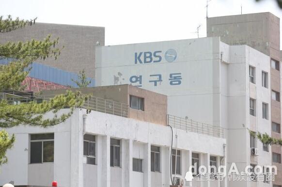 NÓNG: Nam diễn viên nổi tiếng thừa nhận lén lắp camera quay trộm phụ nữ trong nhà vệ sinh-2