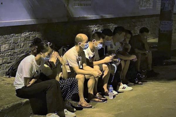 Trục xuất 1 người Trung Quốc khai nhập cảnh trái phép vào Việt Nam để lấy vợ-1