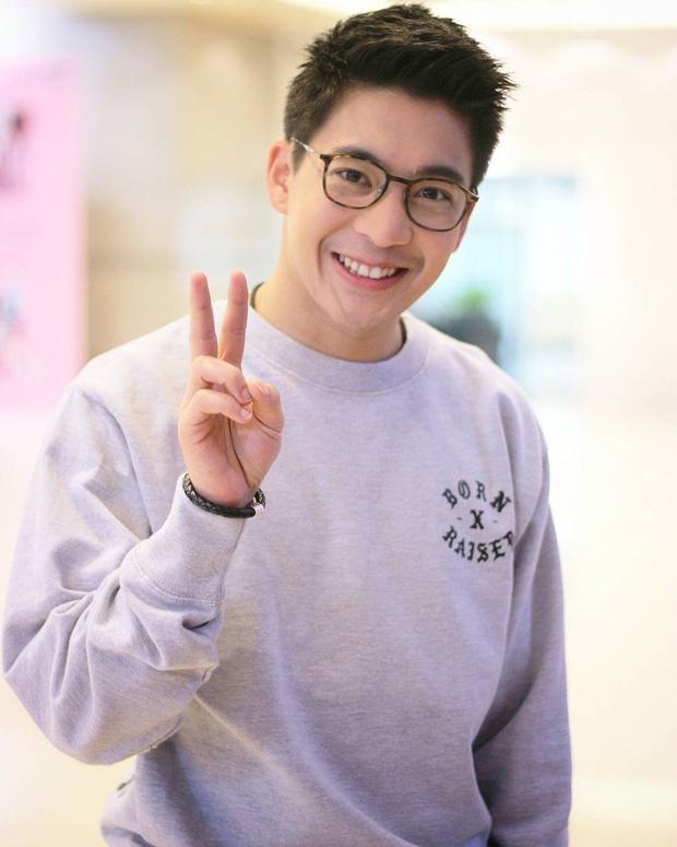 Sau "A Little Thing Called Love", nam diễn viên góp mặt trong một số phim như Thongsook 13, Cô vịt xấu xí... Ở tuổi 32, anh vẫn giữ được vẻ ngoài trẻ trung, lịch lãm. Trên trang cá nhân, Acharanat thường xuyên khoe những hình ảnh cá nhân trong các chuyến du lịch khiến khán giả ngưỡng mộ.