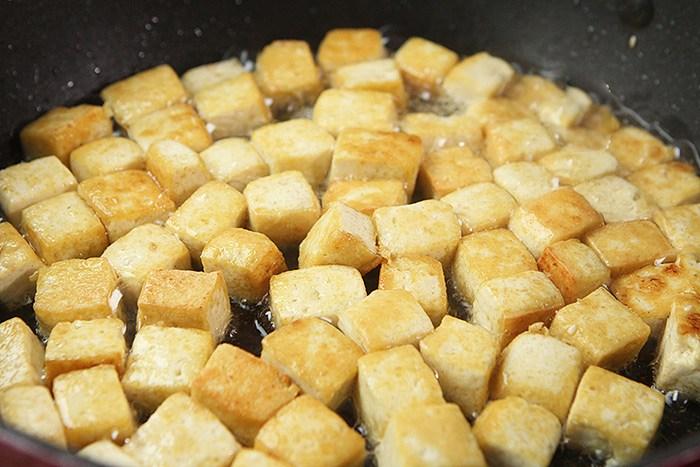 Nhà chỉ còn đậu và lạc, vợ đem nấu chung lại được món ngon không ngờ-3