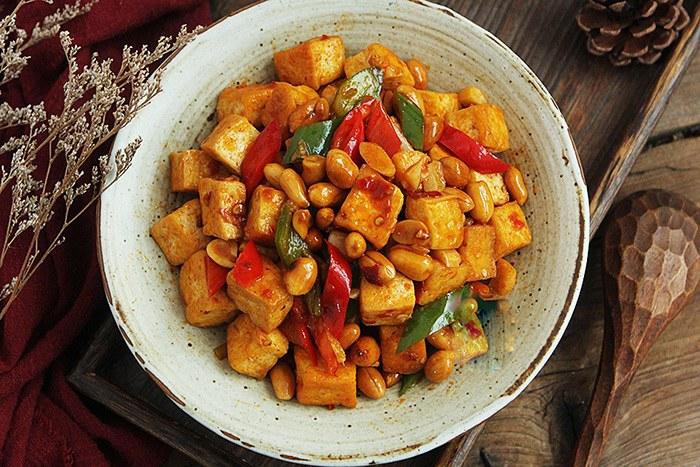 Nhà chỉ còn đậu và lạc, vợ đem nấu chung lại được món ngon không ngờ-7