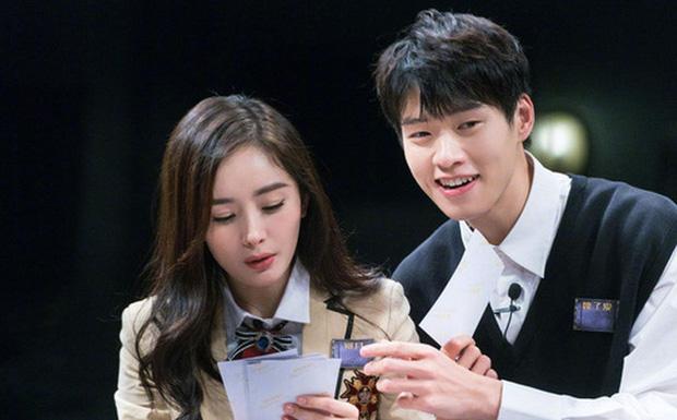 Lưu Khải Uy không dám lấy vợ lần 2 chỉ vì điều khoản hợp đồng ly hôn tàn nhẫn mà Dương Mịch giao kèo?-1