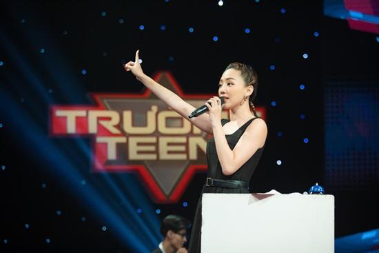 Nảy lửa Trường Teen: Hương Giang - Tóc Tiên tranh cãi cực gắt về 'đầu lạnh tim nóng'